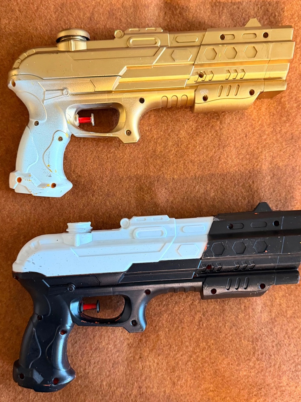 Plastic Gun Halloween!!